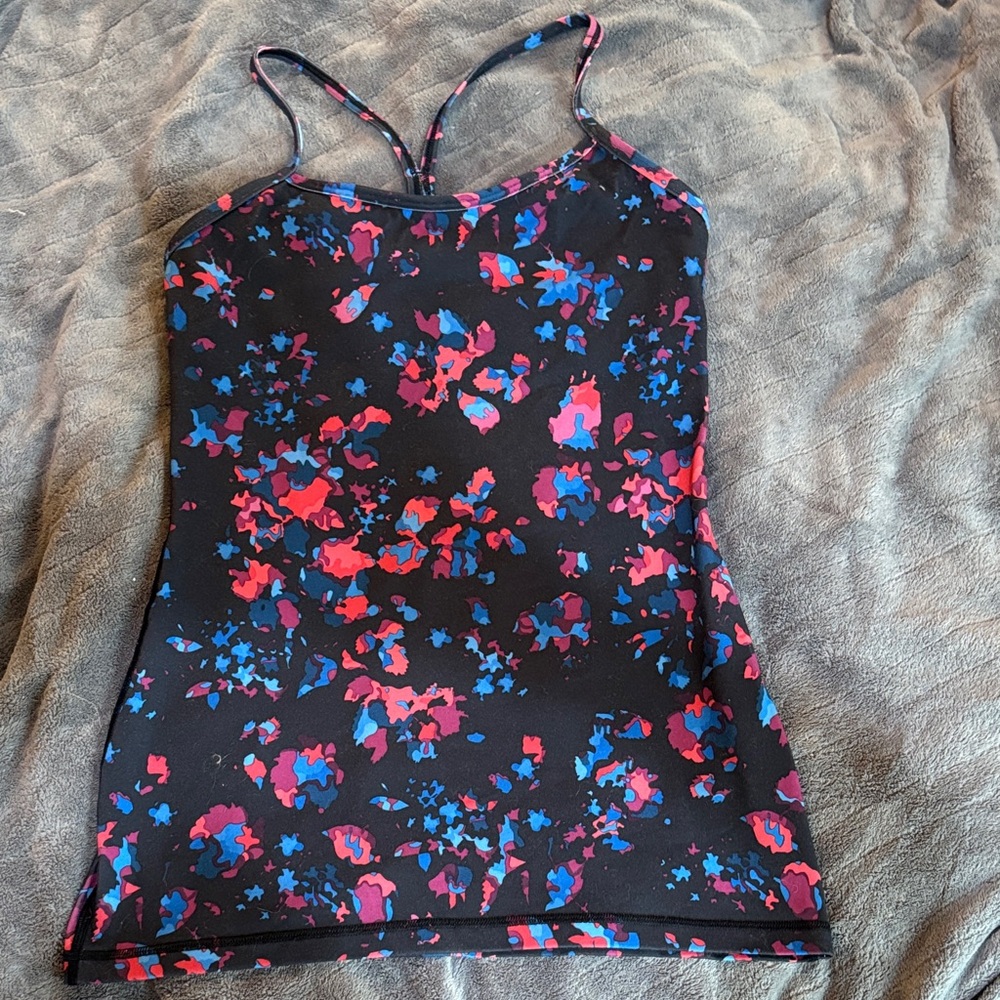 Women’s Lulu Lemon tank top with built in bra, size 8, no tag.